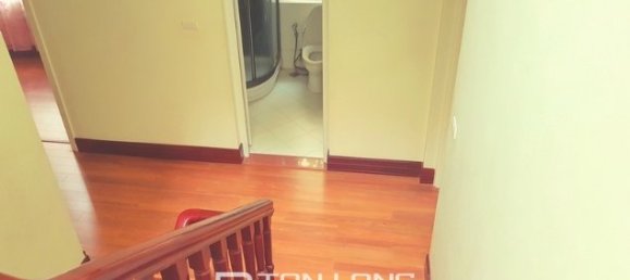 Villa de 4 dormitorios en Tay Ho, Vietnam No. 1914 3