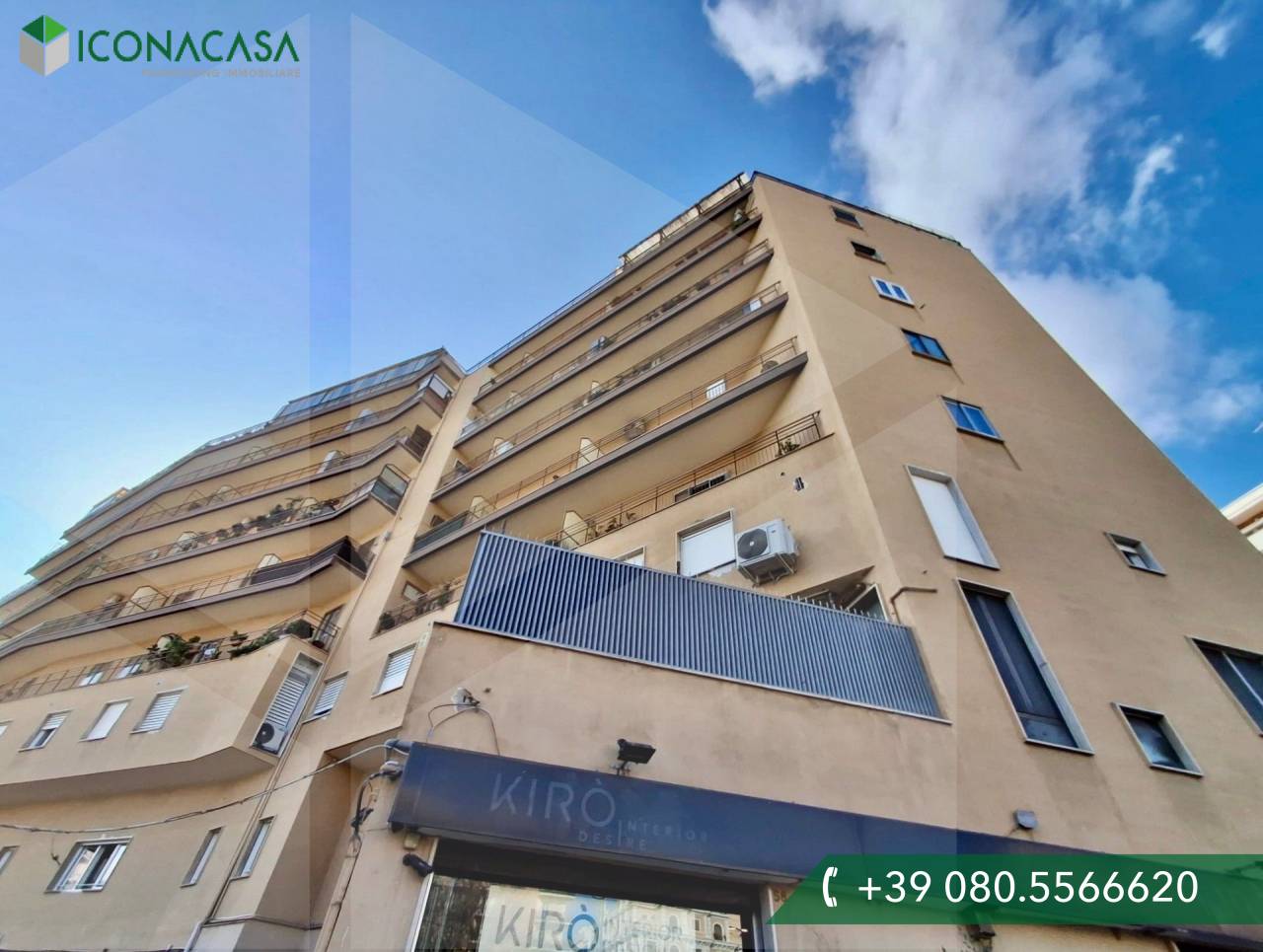 4 rooms Apartment in Bari, Italy No. 23023