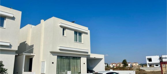 3 bedrooms Townhouse in Larnaka, Cyprus No. 26911 2