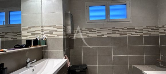 3 bedrooms House in Pontault-Combault, France No. 170226 13