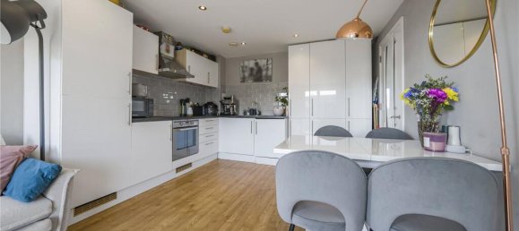 2 bedrooms Apartment in London, United Kingdom No. 7224 8