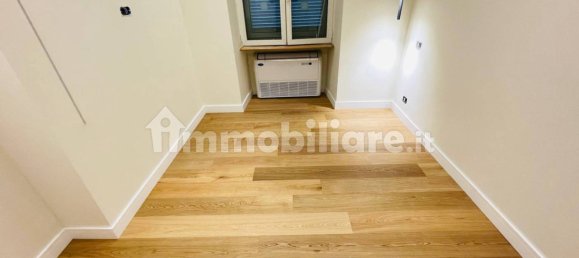 1 bedroom Apartment in Turin, Italy No. 337418 4