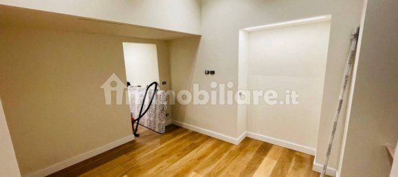 1 bedroom Apartment in Turin, Italy No. 337418 8