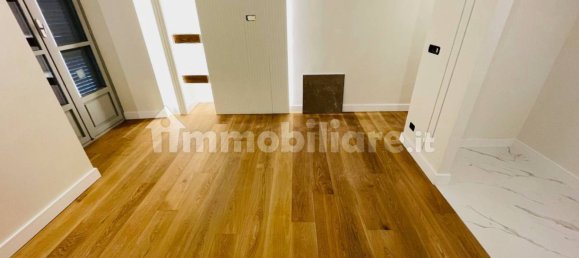 1 bedroom Apartment in Turin, Italy No. 337418 5