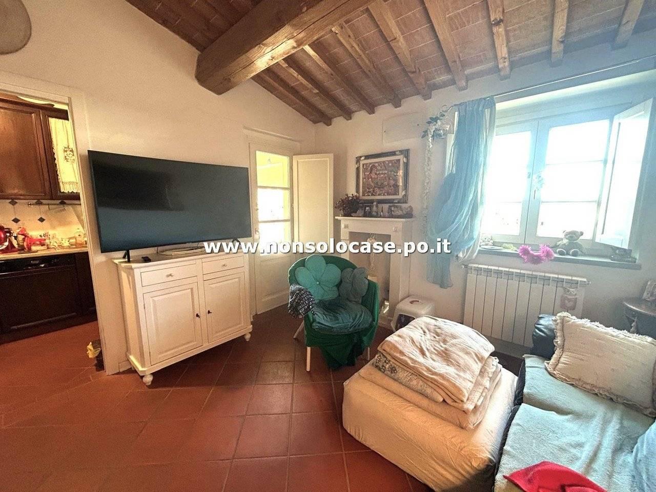 4 rooms Apartment in Prato, Italy No. 38977