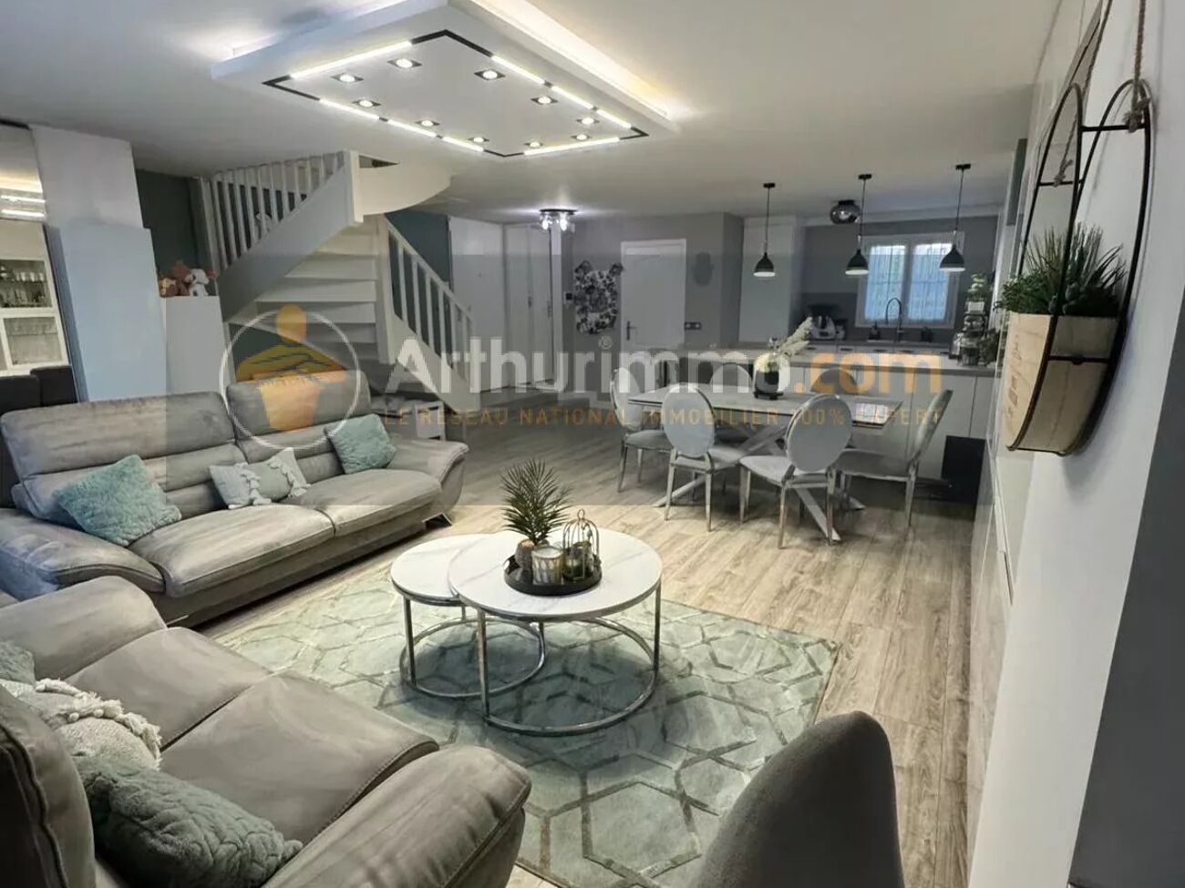 4-Zimmer Doppelhaus in Les Pavillons-sous-Bois, France, Nr. 187924