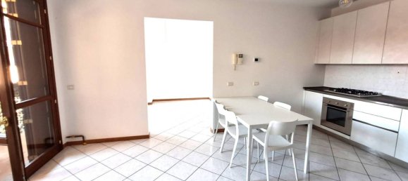 2 Schlafzimmer Wohnung in Osio Sopra, Italy, Nr. 301938 22