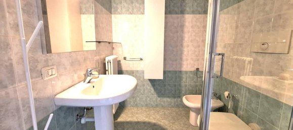 2 Schlafzimmer Wohnung in Osio Sopra, Italy, Nr. 301938 15