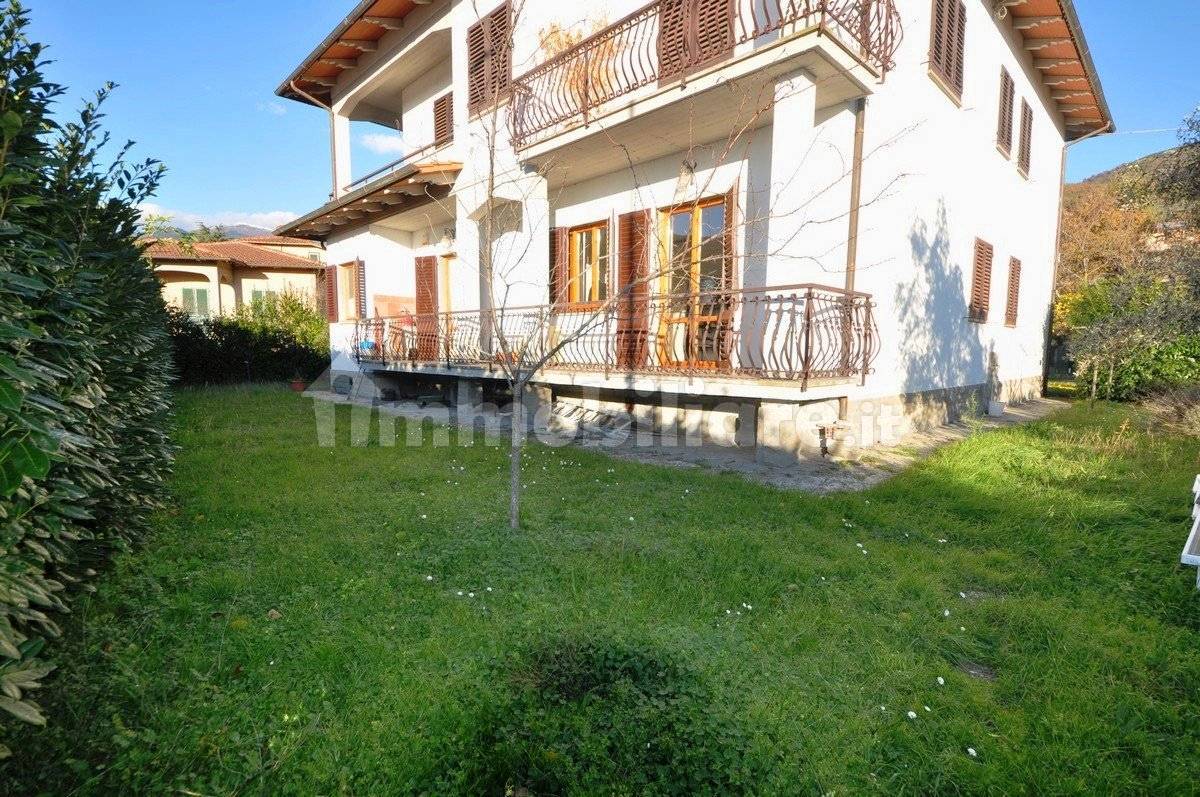 Apartamento T2 em Loro Ciuffenna, Italy N.º 166929
