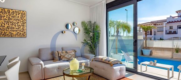 3 bedrooms Villa in Punta Prima, Spain No. 6283 12