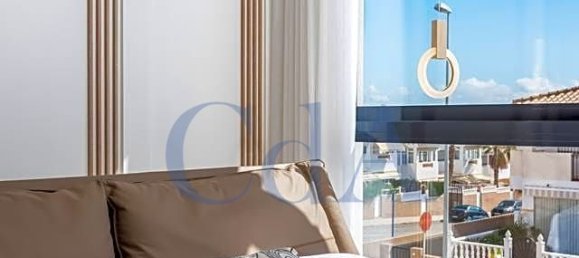 3 bedrooms Villa in Punta Prima, Spain No. 6283 17