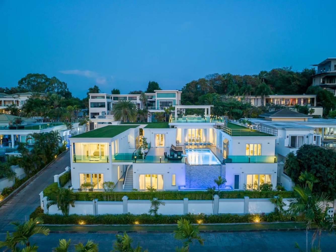 7 chambres house à vendre à Pattaya, Chonburi, Eastern Thailand, Thailand № 67316