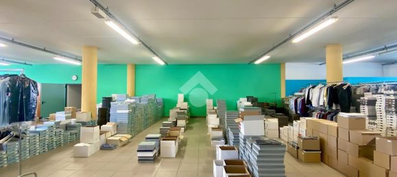 6-Zimmer Gewerbliche Immobilie in Tombolo, Italy, Nr. 341378 31