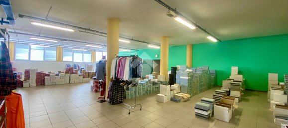 6-Zimmer Gewerbliche Immobilie in Tombolo, Italy, Nr. 341378 16