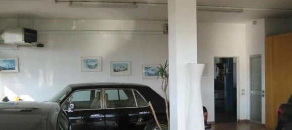 1901m² Commercial property in Brenna, Italy No. 224978 24