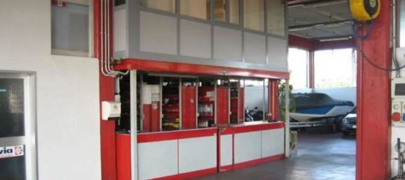 1901m² Commercial property in Brenna, Italy No. 224978 21