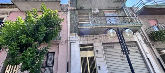 5 rooms Commercial property in Priolo Gargallo, Italy No. 365407 3