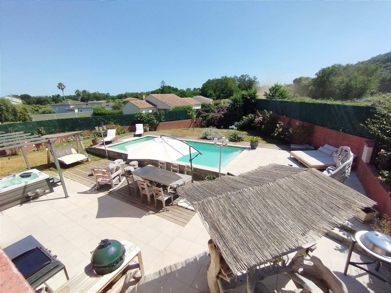 5 bedrooms House in Talasani, France No. 259772