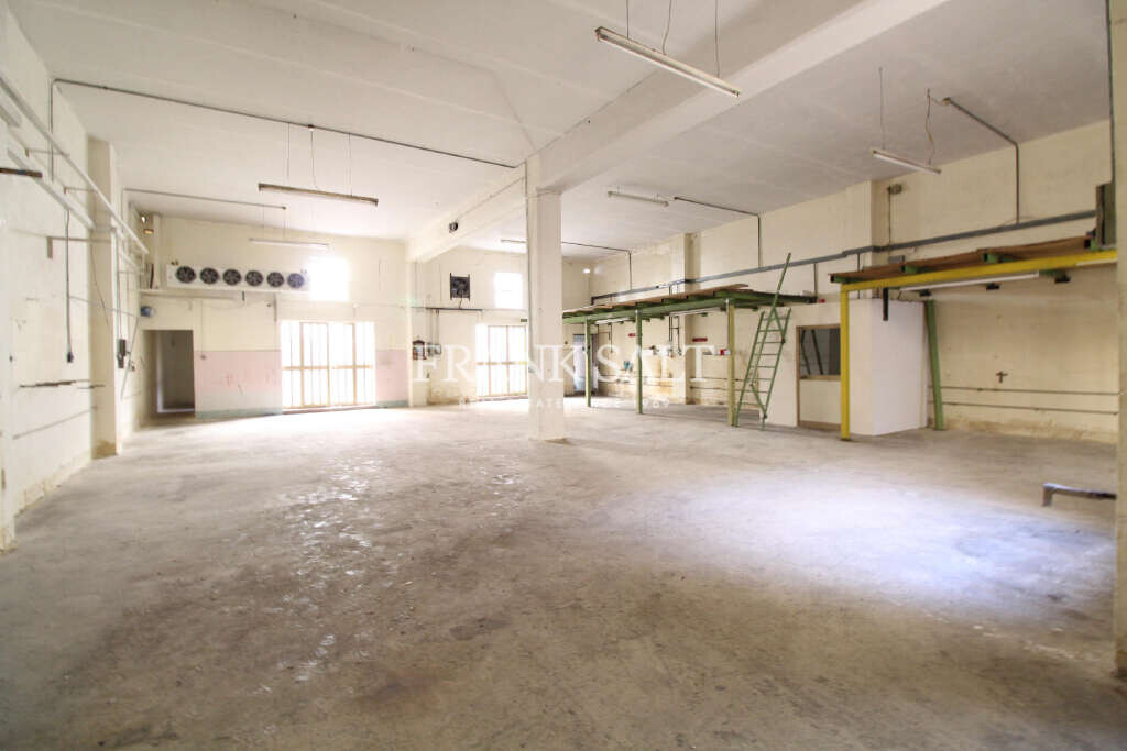 Armazém em Zebbug, Malta 495 m² N.º 13432