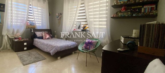 3 Schlafzimmer Maisonette-Wohnung in Attard, Malta, Nr. 2206 10