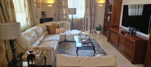 3 Schlafzimmer Maisonette-Wohnung in Attard, Malta, Nr. 2206 2