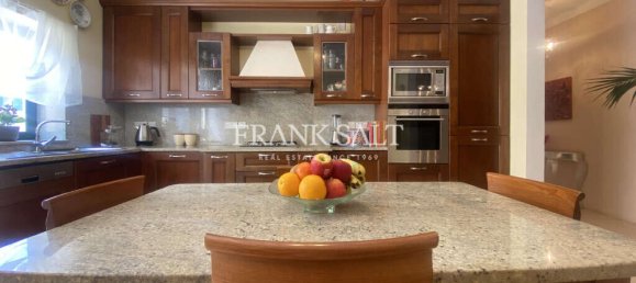 3 Schlafzimmer Maisonette-Wohnung in Attard, Malta, Nr. 2206 5