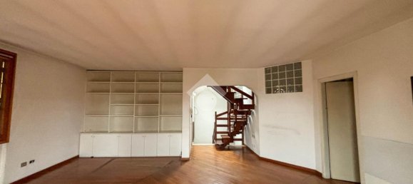 Офис с 3 комнатами в Аграте Брианца, Италия № 88202 4