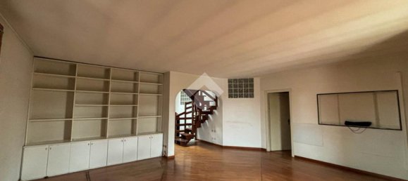 Офис с 3 комнатами в Аграте Брианца, Италия № 88202 10