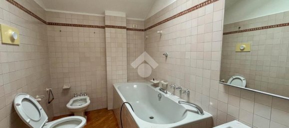 Офис с 3 комнатами в Аграте Брианца, Италия № 88202 13