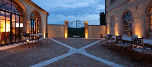 7 Schlafzimmer Schlösser in Siena, Italy, Nr. 196351 9