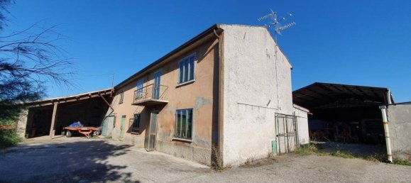 5 rooms House in Arcole, Italy No. 24079 3