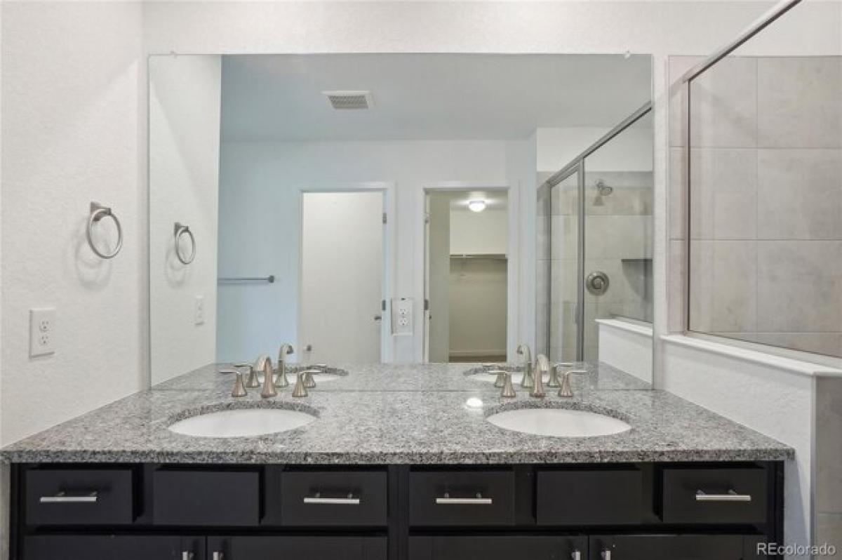 3 bedrooms House in Commerce City, USA No. 388985