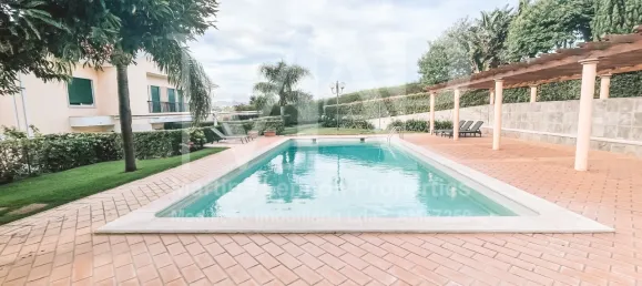 Villa de 4 dormitorios en Cascais, Portugal No. 93364 2