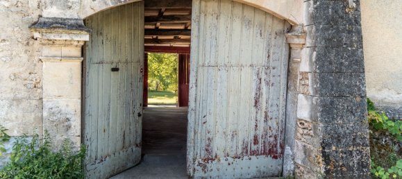 6 bedrooms House in Charente, France No. 294592 18