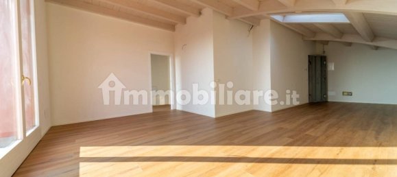 2 bedrooms Penthouse in Parma, Italy No. 225865 2