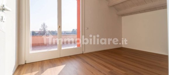 2 bedrooms Penthouse in Parma, Italy No. 225865 4