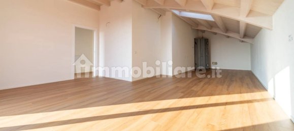 2 bedrooms Penthouse in Parma, Italy No. 225865 6