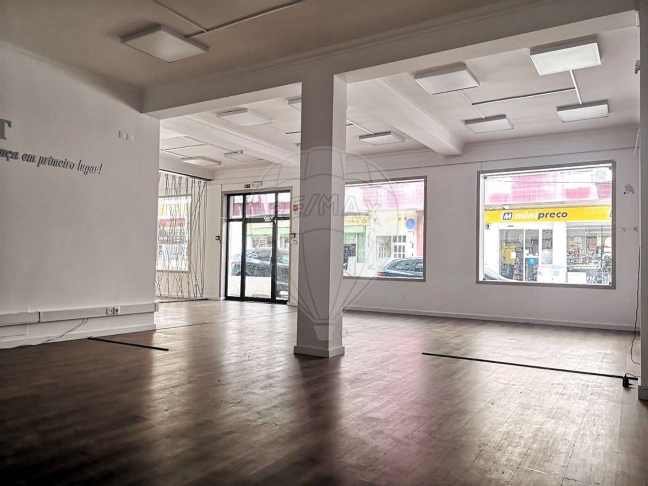  عقار تجاري في Almada, Portugal 92متر مربع رقم 84129