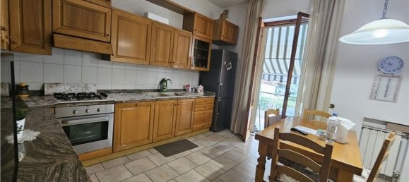 5 bedrooms Apartment in Empoli, Italy No. 332539 7