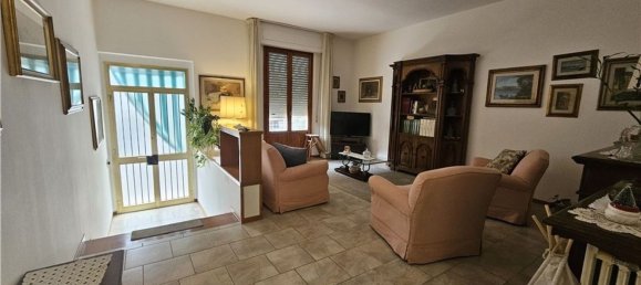 5 bedrooms Apartment in Empoli, Italy No. 332539 4