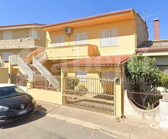 5 rooms House in Terralba, Italy No. 225783