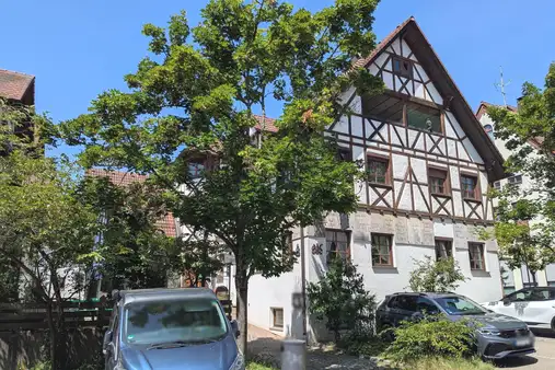 5 bedrooms Building in Boblingen, Germany No. 253679