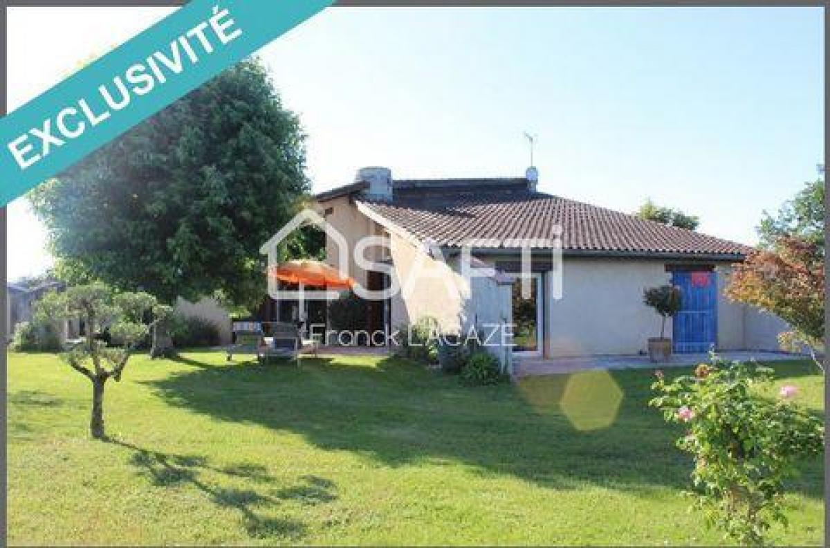 4 bedrooms House in Plaisance, France No. 26760