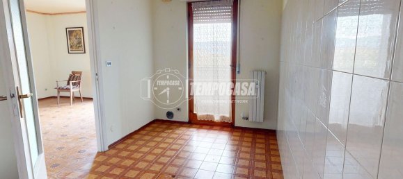4 bedrooms Apartment in Brandizzo, Italy No. 339618 4