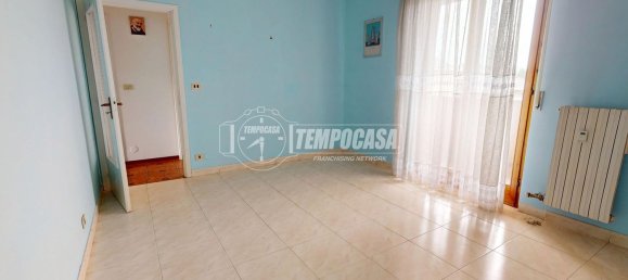 4 bedrooms Apartment in Brandizzo, Italy No. 339618 10