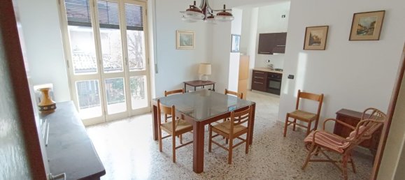 Apartamento de 4 dormitorios en Gerenzano, Italy No. 361286 5