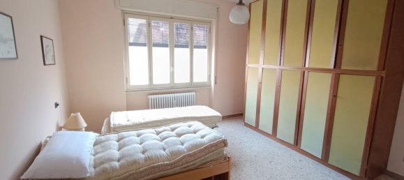 Apartamento de 4 dormitorios en Gerenzano, Italy No. 361286 13