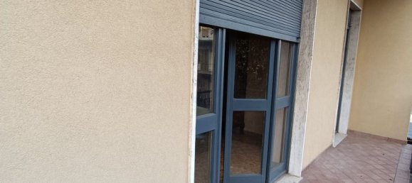 Apartamento de 4 dormitorios en Gerenzano, Italy No. 361286 8