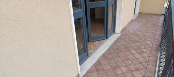 Apartamento de 4 dormitorios en Gerenzano, Italy No. 361286 9