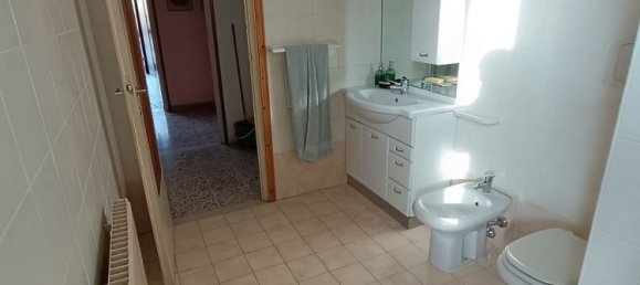 Apartamento de 4 dormitorios en Gerenzano, Italy No. 361286 22